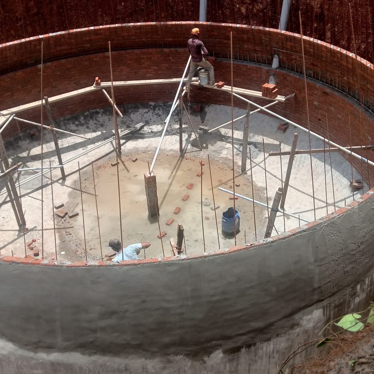 Biogas pit construction